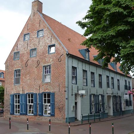 Hohes Haus Hotel Greetsiel Exterior foto