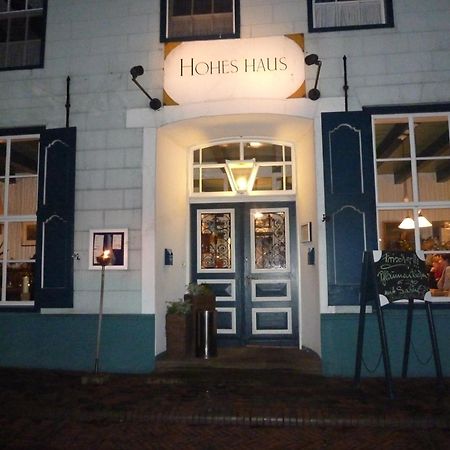 Hohes Haus Hotel Greetsiel Exterior foto