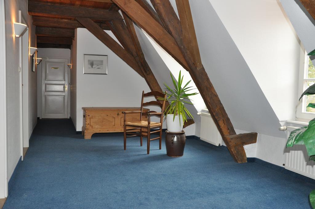 Hohes Haus Hotel Greetsiel Exterior foto