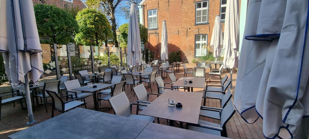 Hohes Haus Hotel Greetsiel Exterior foto